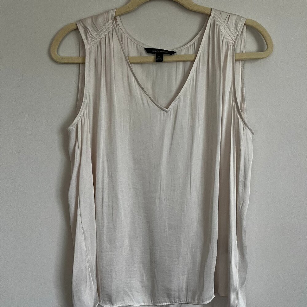 Banana Republic Womens Satin Fall Snow Day Tank Top Sleeveless Ivory Size M